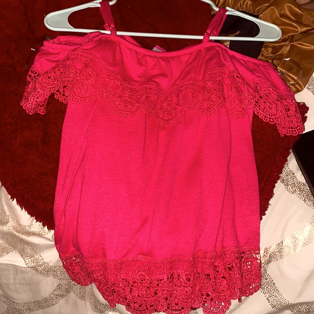 SPAGHETTI STRAP PINK SHOULDER SHIRT